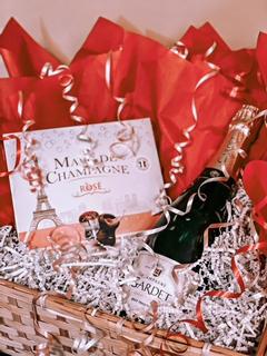 Valentine Day Champagne & Chocolate Basket from Zeto!